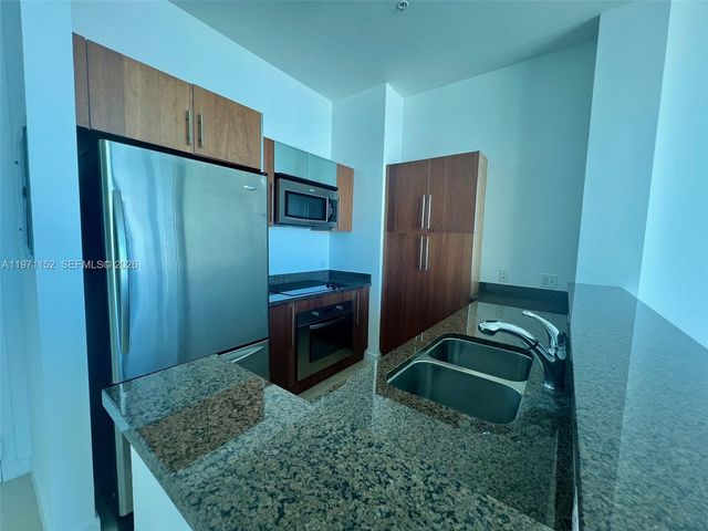 300 S Biscayne Blvd PH-3907, Miami, FL 33131