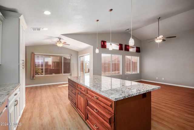 11365 E Downing Circle, Mesa, AZ 85207