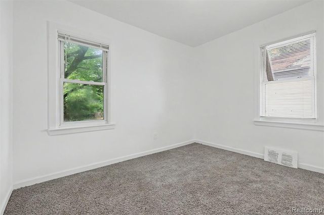 19341 Oakfield Street, Detroit, MI 48235