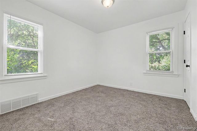 19341 Oakfield Street, Detroit, MI 48235