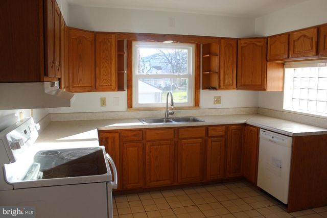 27 HUMBIRD ST, Cumberland, MD 21502