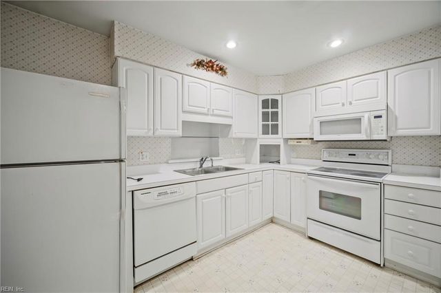 6 Broda CT, Portsmouth, VA 23701