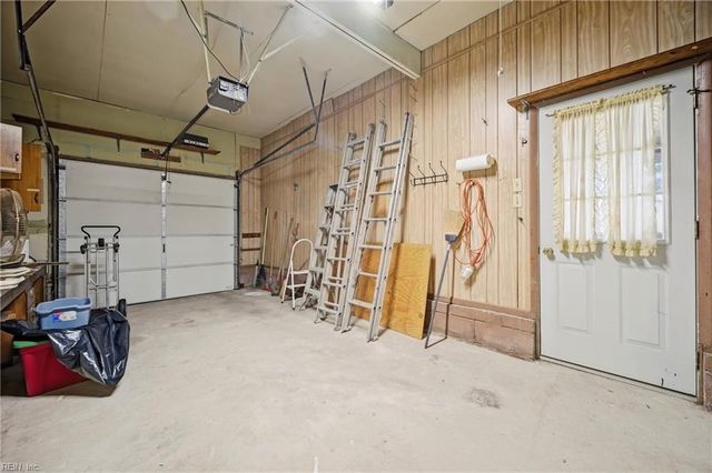 6 Broda CT, Portsmouth, VA 23701