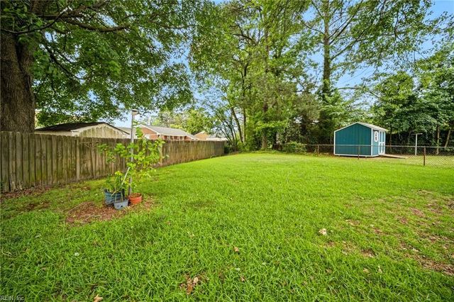 6 Broda CT, Portsmouth, VA 23701