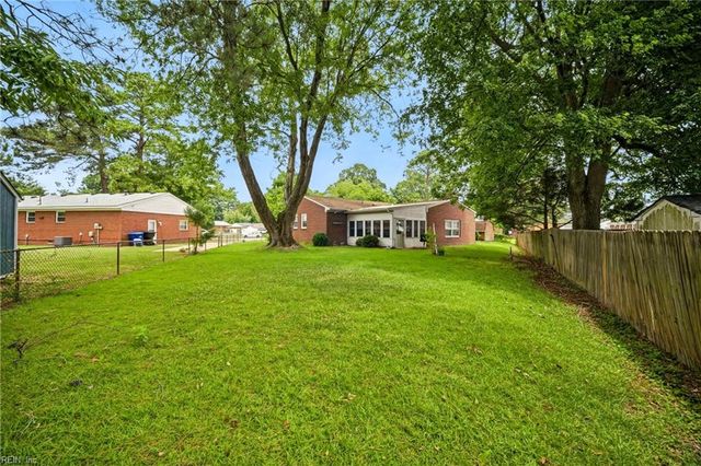 6 Broda CT, Portsmouth, VA 23701