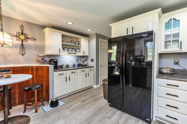 6 Nancy Lane, Hooksett, NH 03106