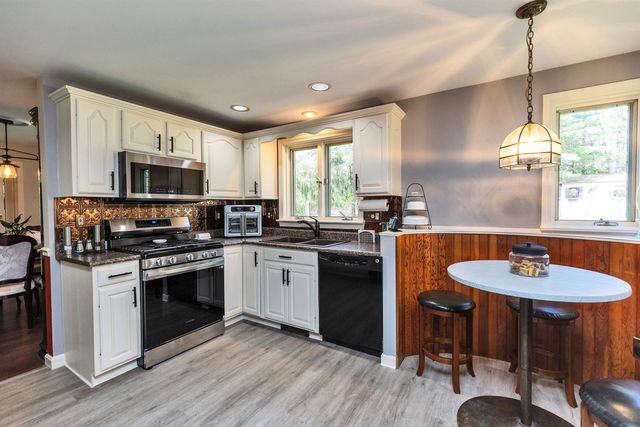 6 Nancy Lane, Hooksett, NH 03106