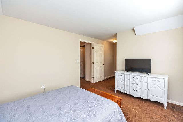 6 Nancy Lane, Hooksett, NH 03106