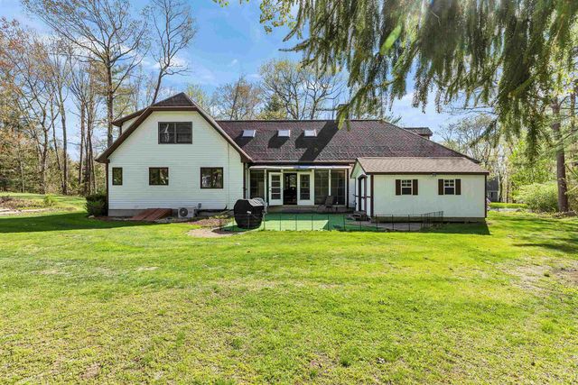 6 Nancy Lane, Hooksett, NH 03106