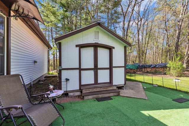 6 Nancy Lane, Hooksett, NH 03106