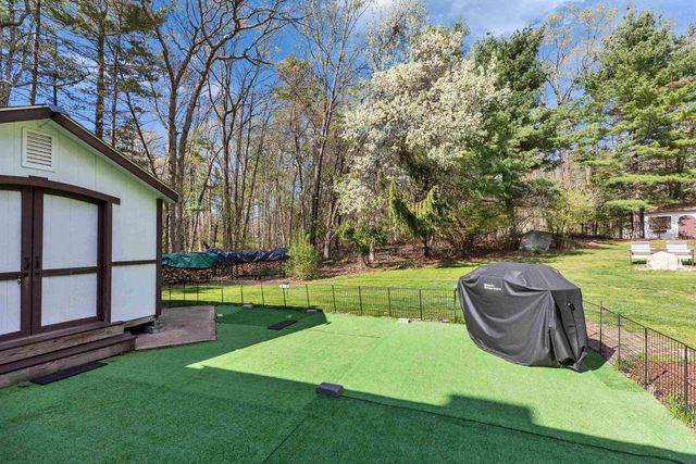 6 Nancy Lane, Hooksett, NH 03106