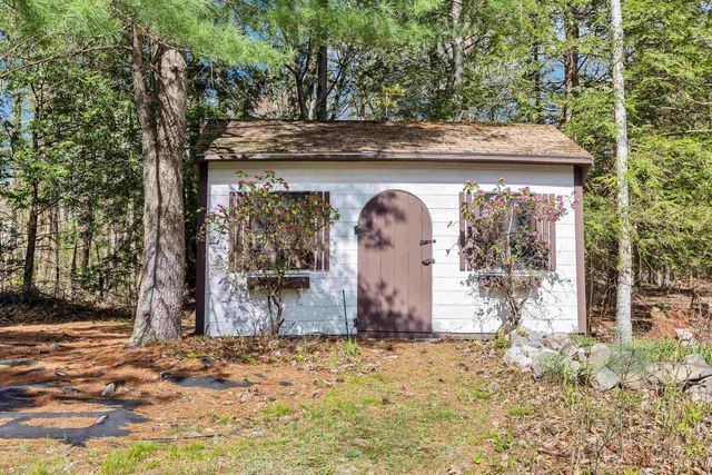 6 Nancy Lane, Hooksett, NH 03106