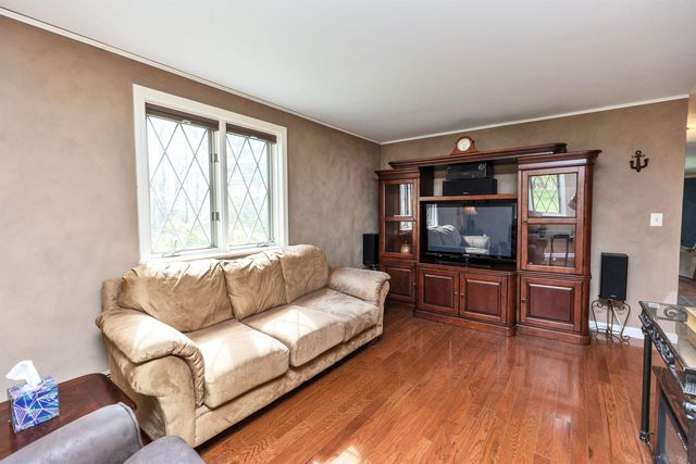 6 Nancy Lane, Hooksett, NH 03106