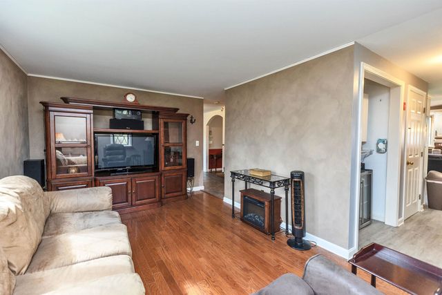 6 Nancy Lane, Hooksett, NH 03106