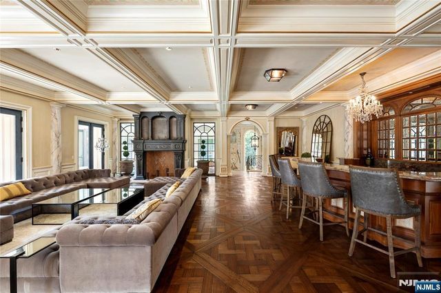 31 Rio Vista Drive, Alpine, NJ 07620