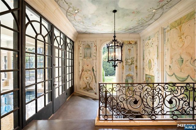 31 Rio Vista Drive, Alpine, NJ 07620