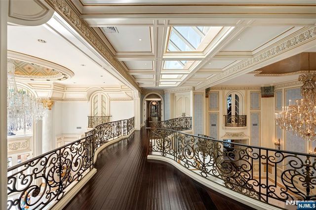 31 Rio Vista Drive, Alpine, NJ 07620