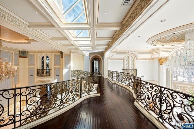 31 Rio Vista Drive, Alpine, NJ 07620