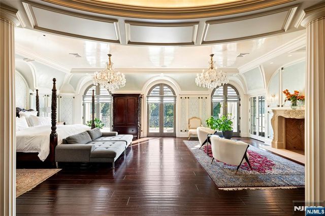 31 Rio Vista Drive, Alpine, NJ 07620