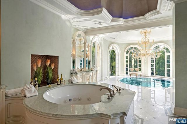 31 Rio Vista Drive, Alpine, NJ 07620