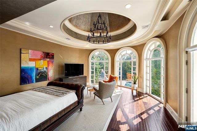 31 Rio Vista Drive, Alpine, NJ 07620