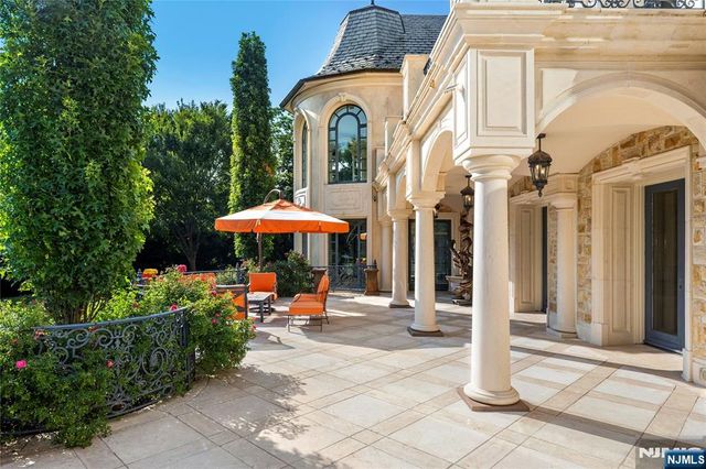 31 Rio Vista Drive, Alpine, NJ 07620