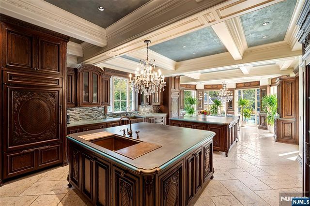 31 Rio Vista Drive, Alpine, NJ 07620