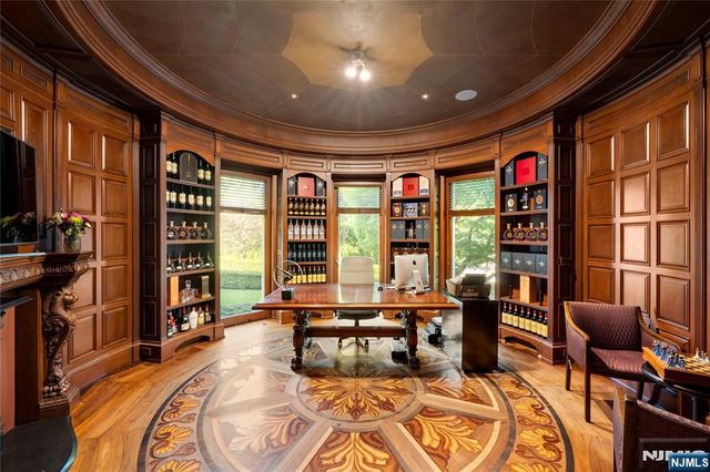 31 Rio Vista Drive, Alpine, NJ 07620