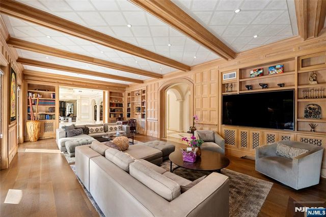 31 Rio Vista Drive, Alpine, NJ 07620