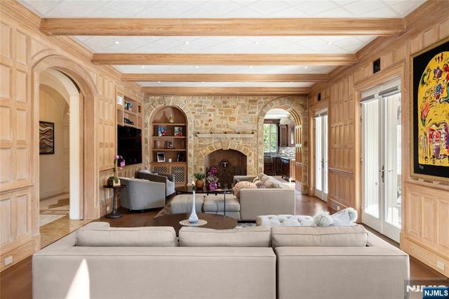 31 Rio Vista Drive, Alpine, NJ 07620