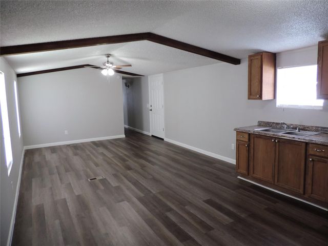 1668 Fm 2518 85, Cleveland, TX 77327