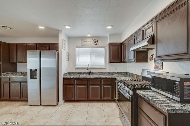 4834 Spring Falls Way, North Las Vegas, NV 89031