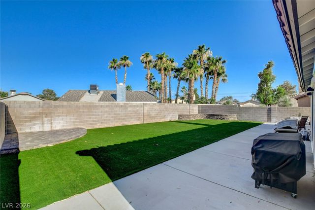 4834 Spring Falls Way, North Las Vegas, NV 89031