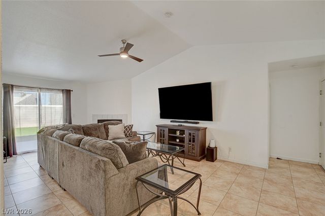 4834 Spring Falls Way, North Las Vegas, NV 89031
