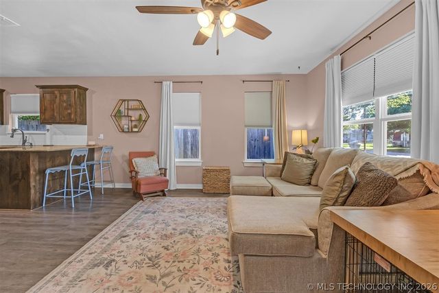 2322 S Cedar Street, Sapulpa, OK 74066