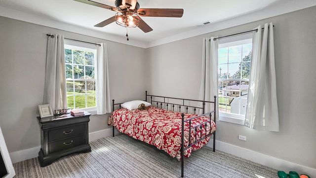 710 Hatcher Dr, Fayetteville, TN 37334