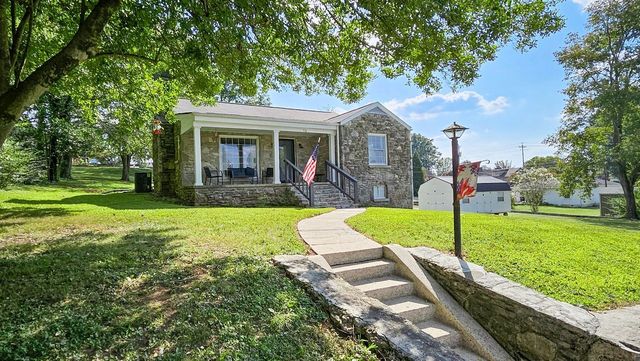 710 Hatcher Dr, Fayetteville, TN 37334