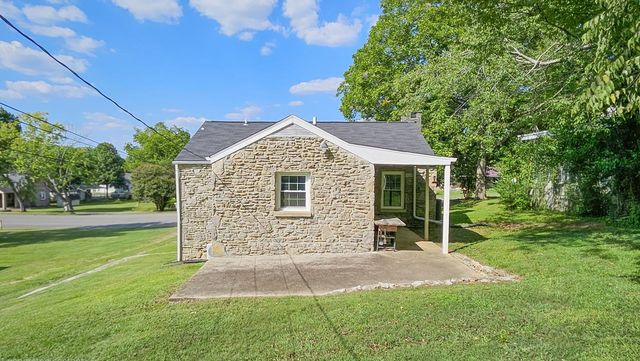 710 Hatcher Dr, Fayetteville, TN 37334