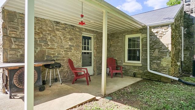 710 Hatcher Dr, Fayetteville, TN 37334