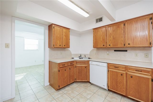 13813 Flintlock Dr, Corpus Christi, TX 78418