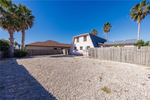 13813 Flintlock Dr, Corpus Christi, TX 78418