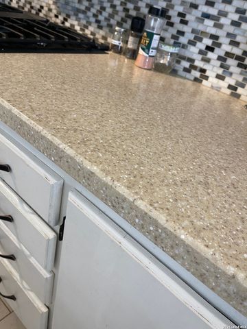 135 Pullman, La Vernia, TX 78121