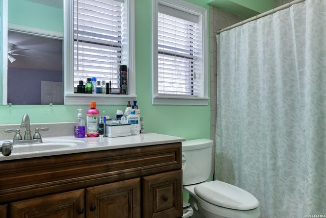 135 Pullman, La Vernia, TX 78121