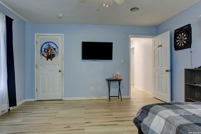 135 Pullman, La Vernia, TX 78121