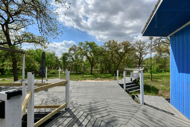 135 Pullman, La Vernia, TX 78121