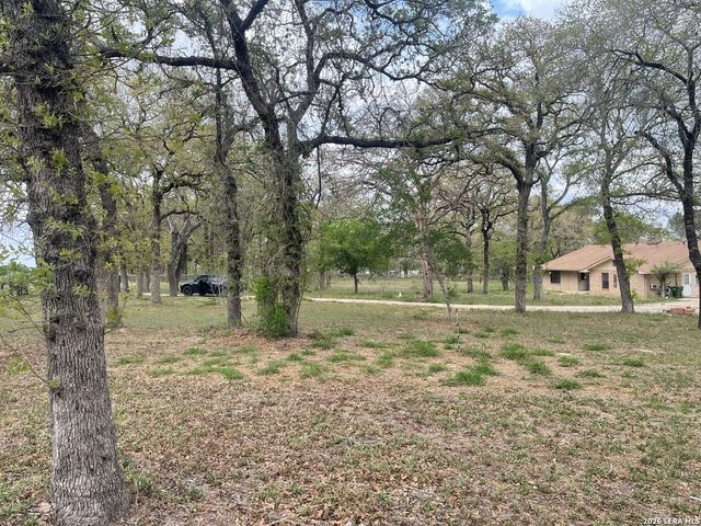 135 Pullman, La Vernia, TX 78121