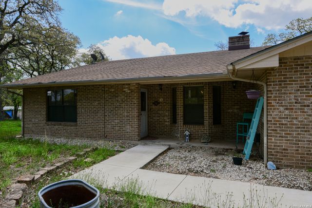 135 Pullman, La Vernia, TX 78121