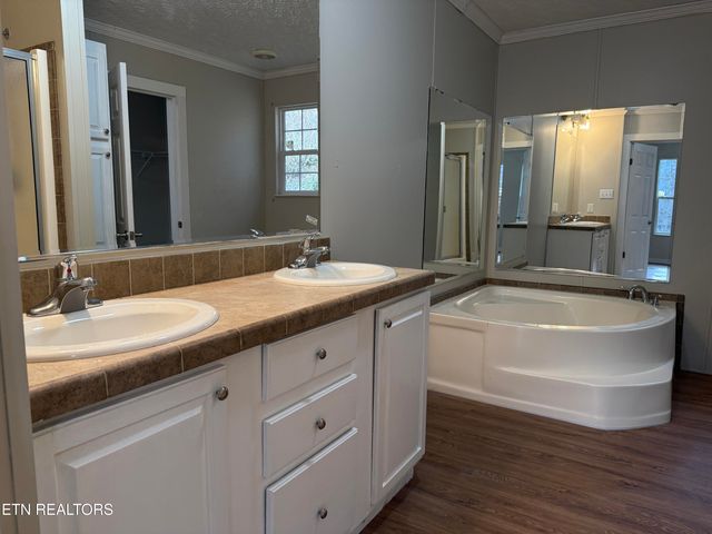 545 E Brushy Valley Drive, Powell, TN 37849