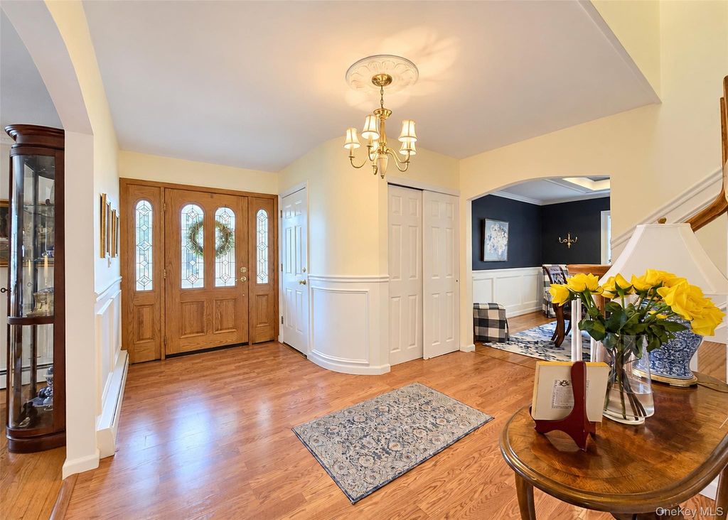 7 Colmar Avenue, Lake Grove, NY 11755 — photo 4