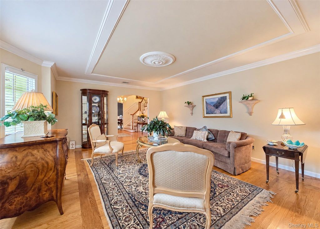 7 Colmar Avenue, Lake Grove, NY 11755 — photo 5